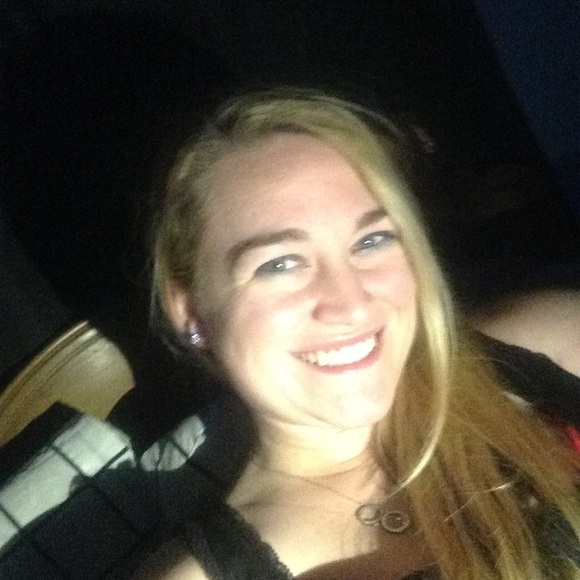 Meet your Posher, Linsey - Picture 2 of 4